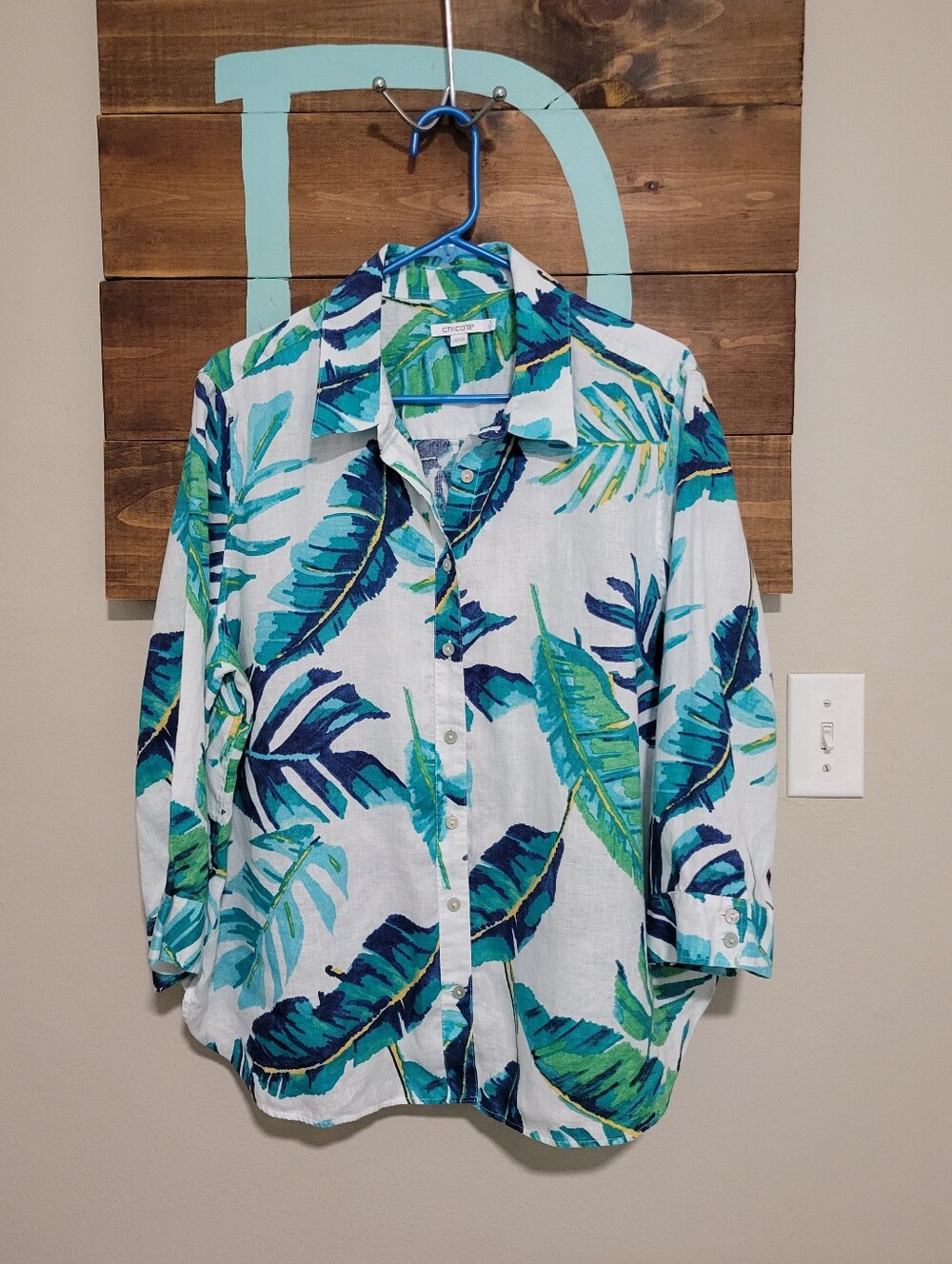 Chico's Blue Green Tropical Leaf Button Down Coastal Resortwear Linen Shirt